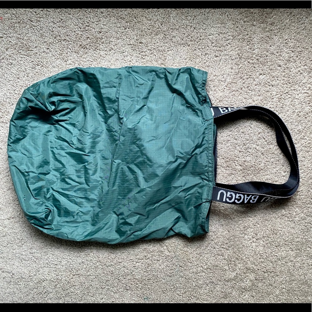 BAGGU tote! Hunter green, durable nylon material with classic white letter strap